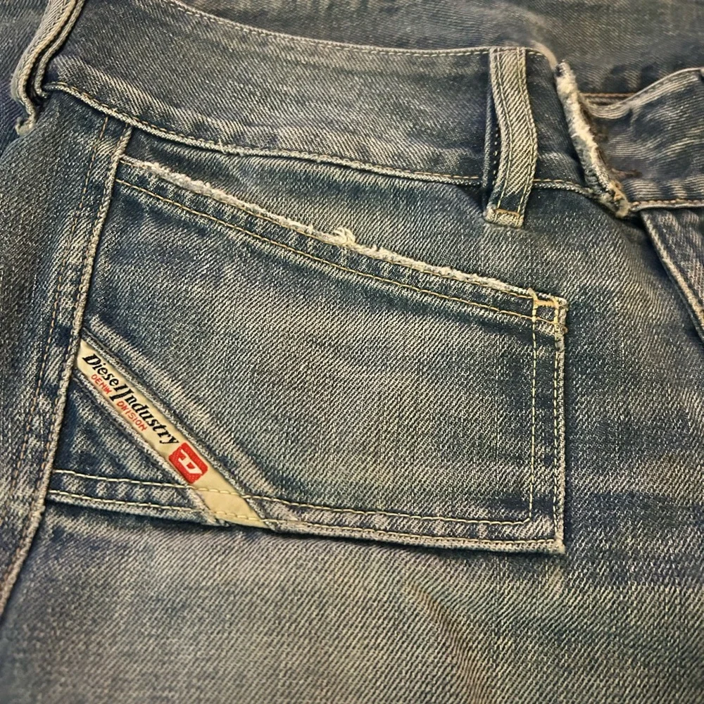 VINTAGE DIESEL MADE IN ITALY LOW RISE DENIM - Picture 4 of 15